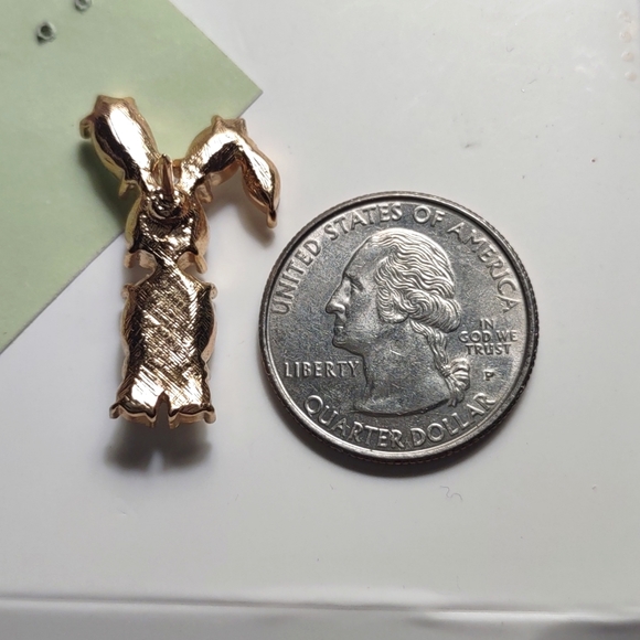 Crystal Bunny Rabbit Pin - Picture 12 of 15